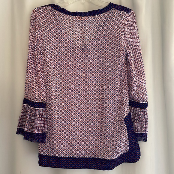Tory Burch Women's Silk Blend‎ Patterned Blouse with Ruffle Trim, size 0 (small) - Picture 5 of 5